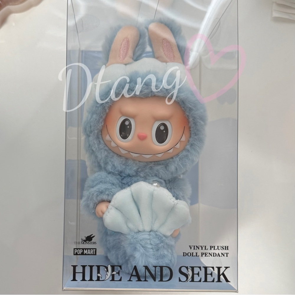 [SOLD‼️] Labubu Hide and Seek Vinyl Plush Pendant